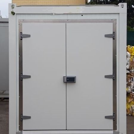 Kühlcontainer hellgrau Außenansicht