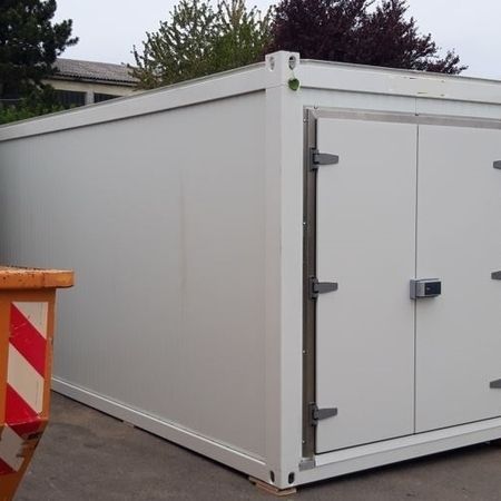 Kühlcontainer hellgrau Außenansicht